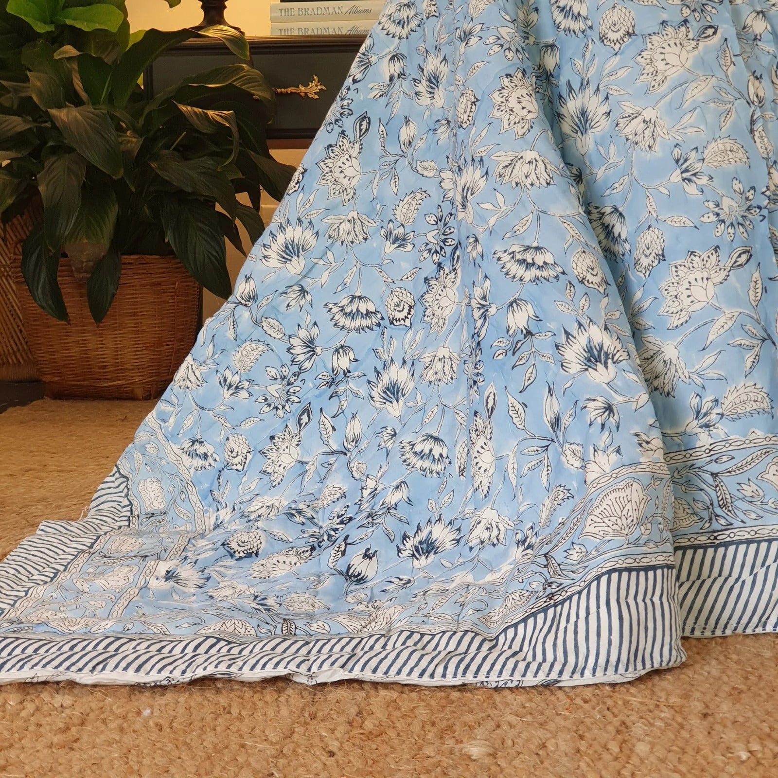 Wild Flower Ocean Reversible Quilt - Blue (Size: King 228 cm x 274 cm)-4