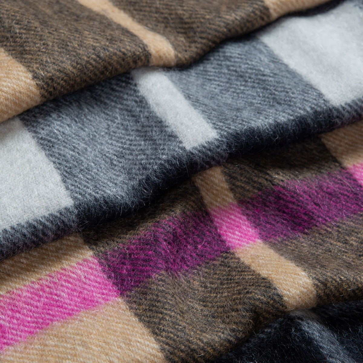 Dents Heritage Plaid Check Cashmere Scarf with Tassels and Gift Box in Camel