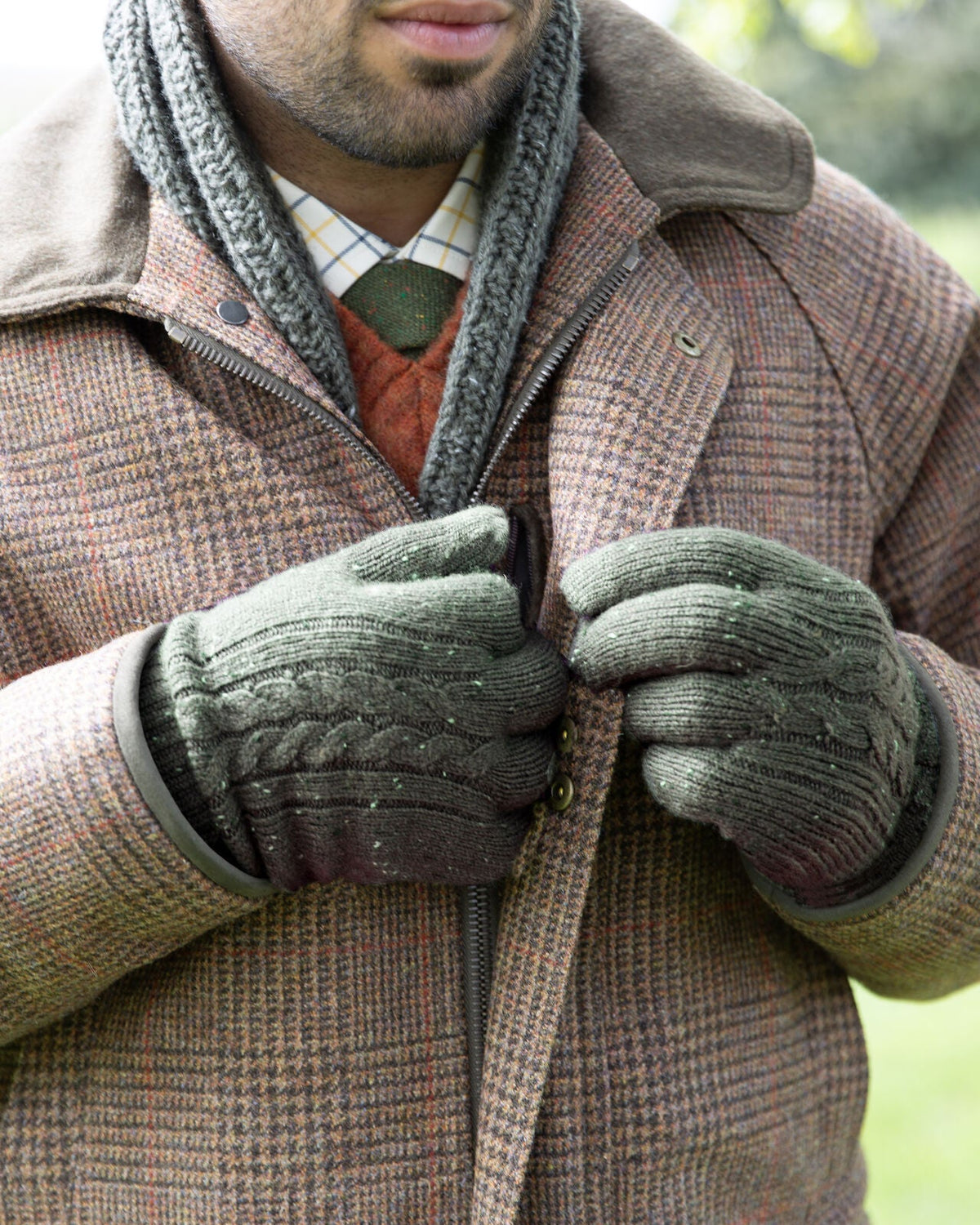 Dents Mens Touchscreen Cable Knit Gloves Wool Blend w/ Marl Yarn in Olive