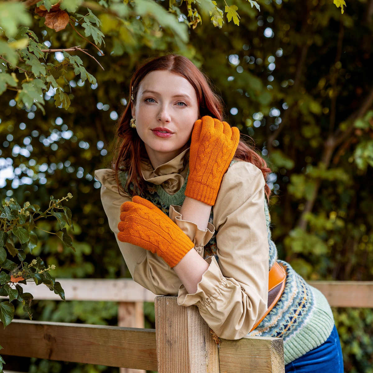 Dents Womens Cable Knit Cosy-Lined Gloves in Pumpkin Orange