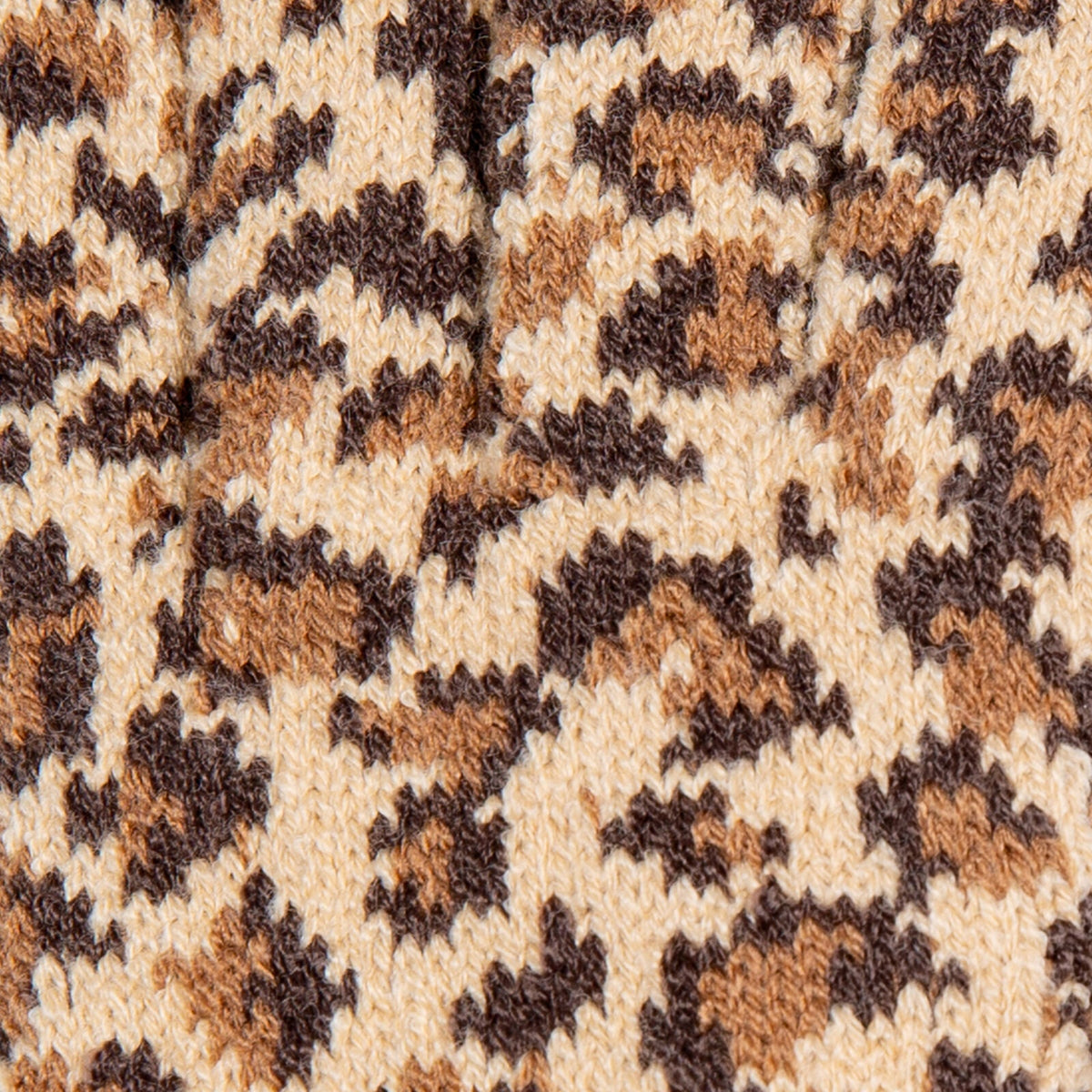 Dents Women’s Jacquard Knitted Gloves with Leopard Print Pattern