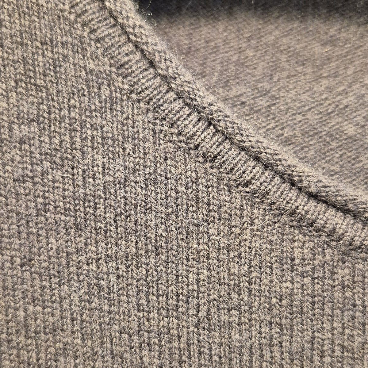 Luxury Cashmere Wool Pullover Jumper (Fine Knit) in Taupe