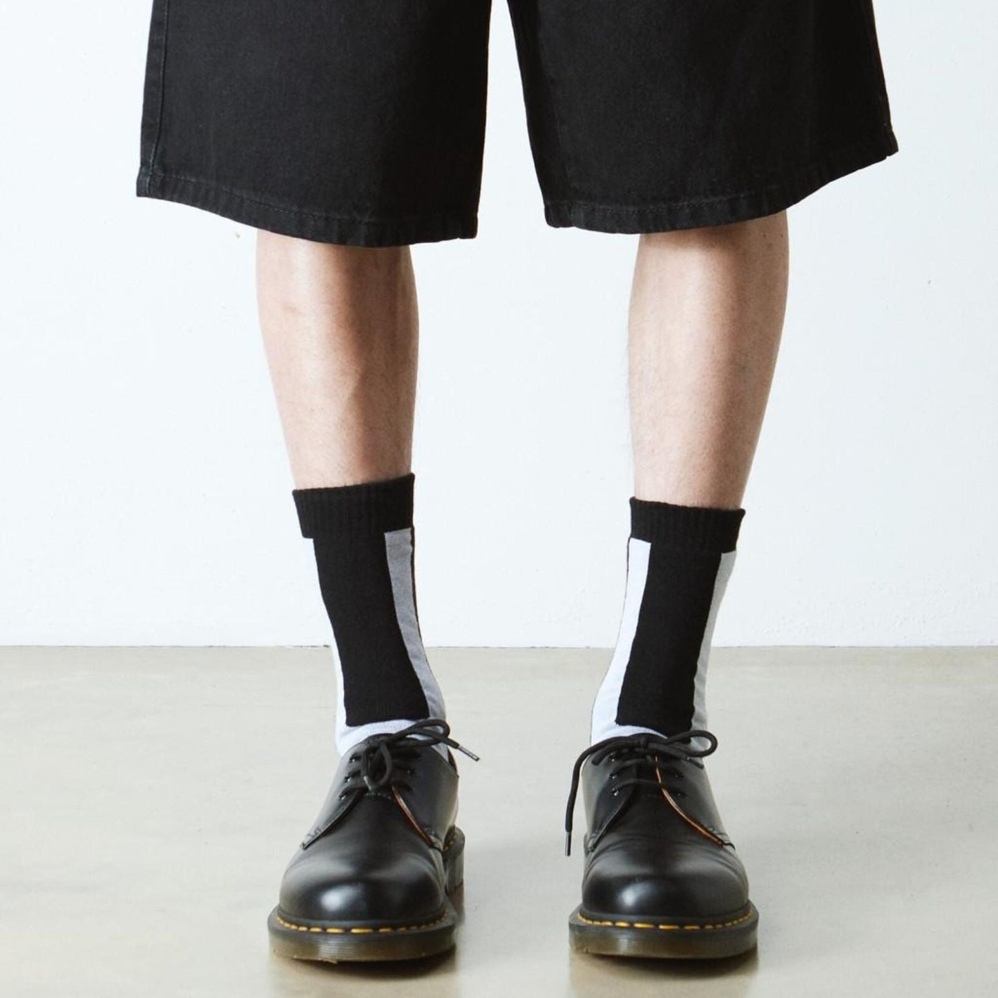 Dr. Martens Double Doc Boot Socks Black/White S/M M/L - Organic Cotton Blend-2