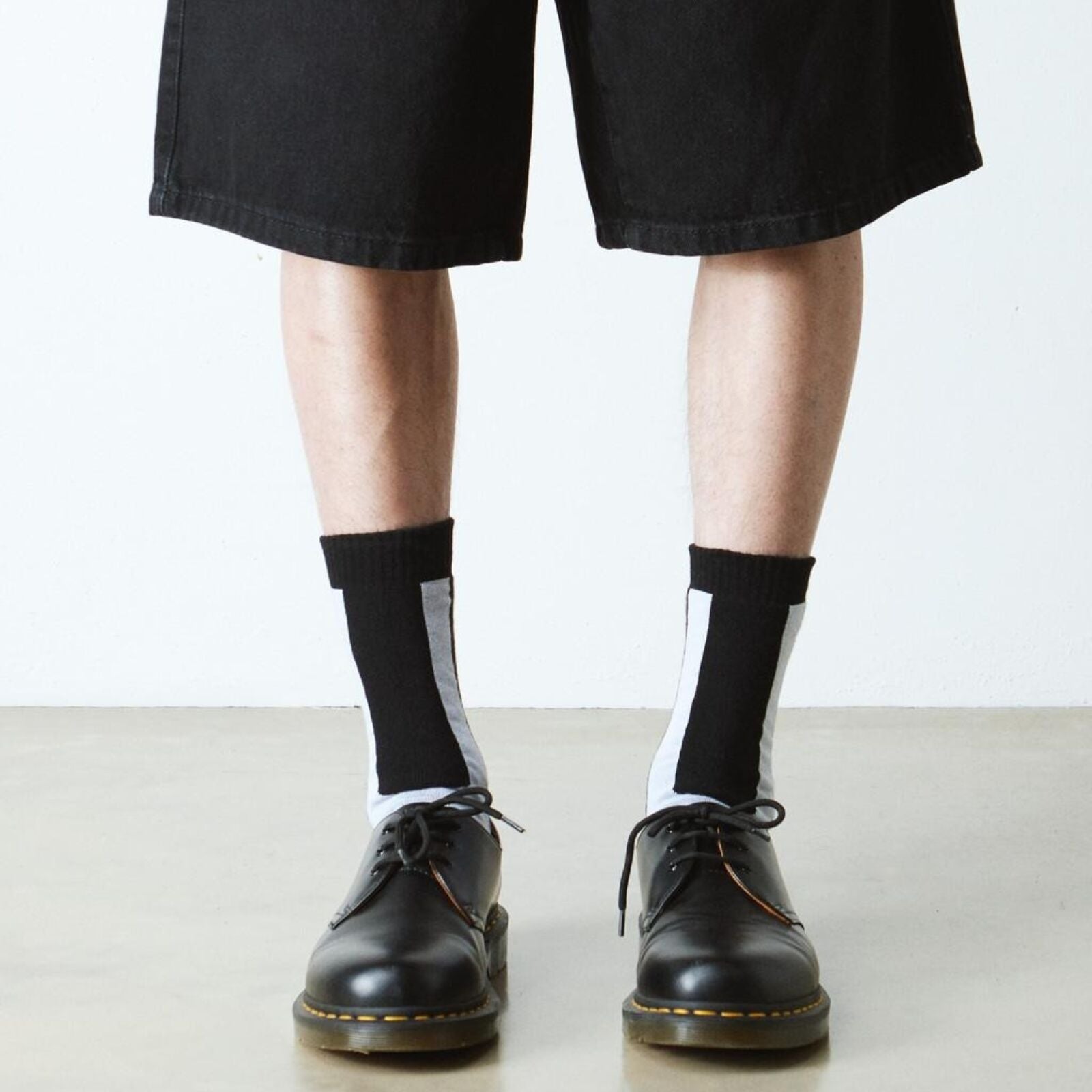 Dr. Martens Double Doc Boot Socks Black/White S/M M/L - Organic Cotton Blend-2