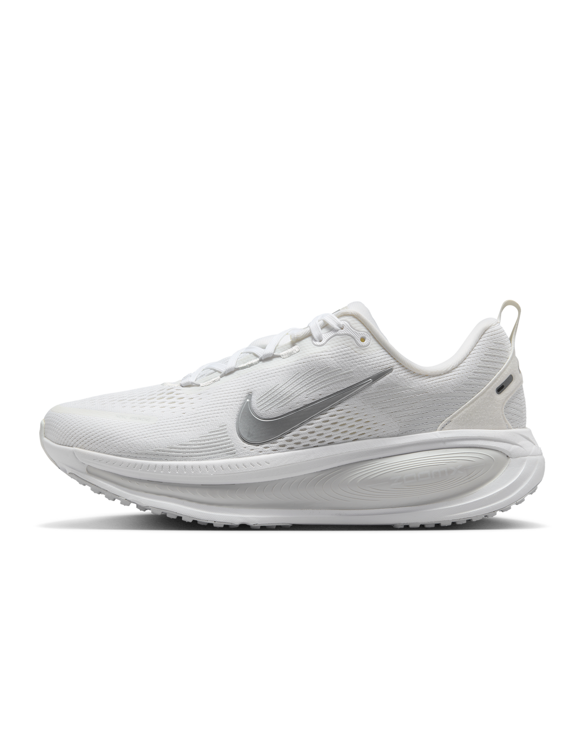 Nike Womens Vomero 18 Road Racing Shoes Sneakers in White/Photon Dust/Summit White/Metallic Silver