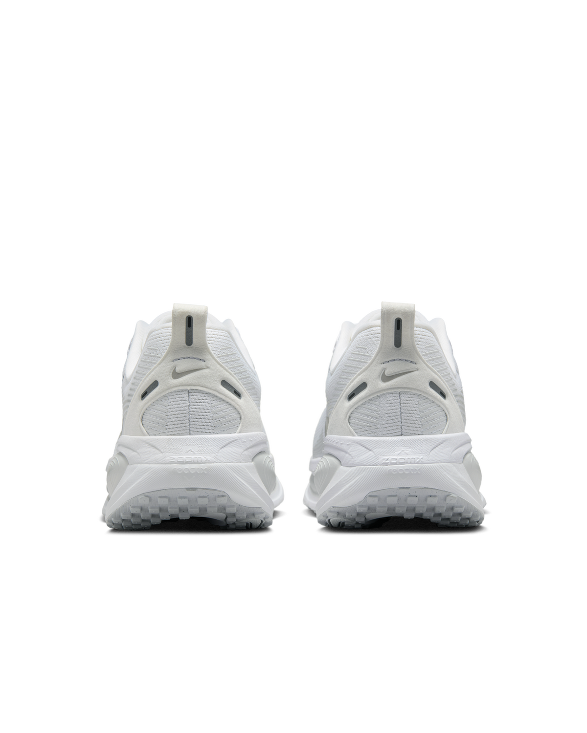 Nike Womens Vomero 18 Road Racing Shoes Sneakers in White/Photon Dust/Summit White/Metallic Silver