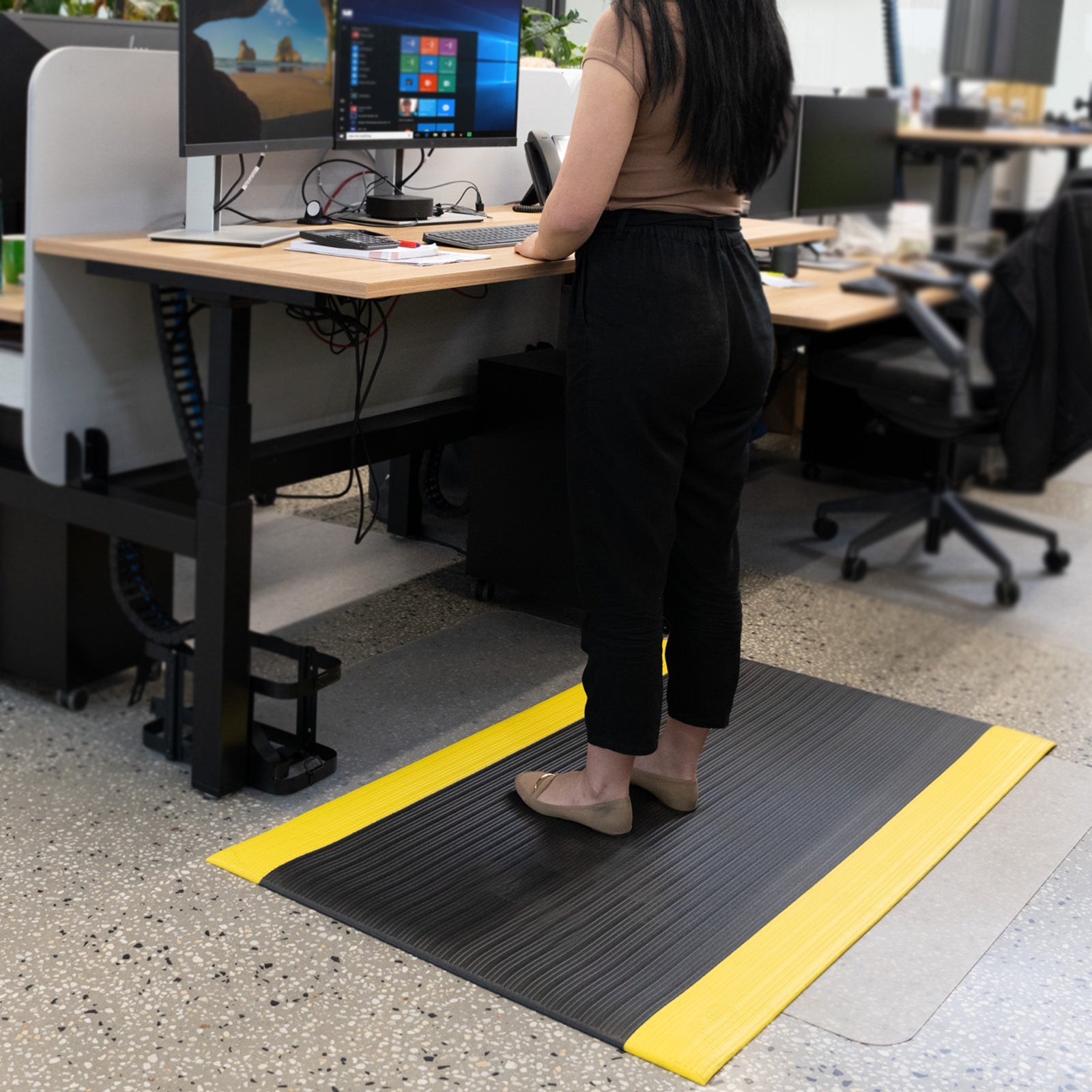 Sandleford Anti Fatigue Floor Mat Foam Standing Desk Home Office Rug Hi Vis - 150 x 90 cm-4