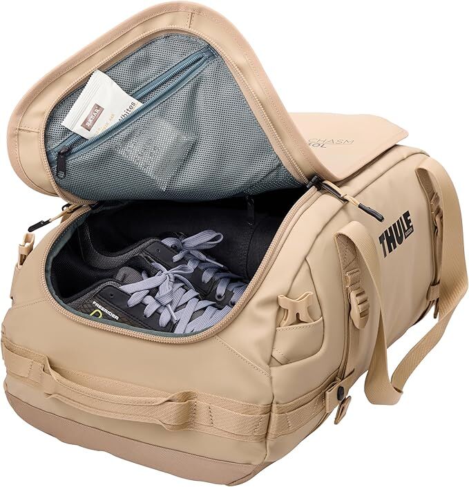 Thule Chasm 30L Duffel Overnight Bag Convertible Backpack Duffle in Gentle Beige