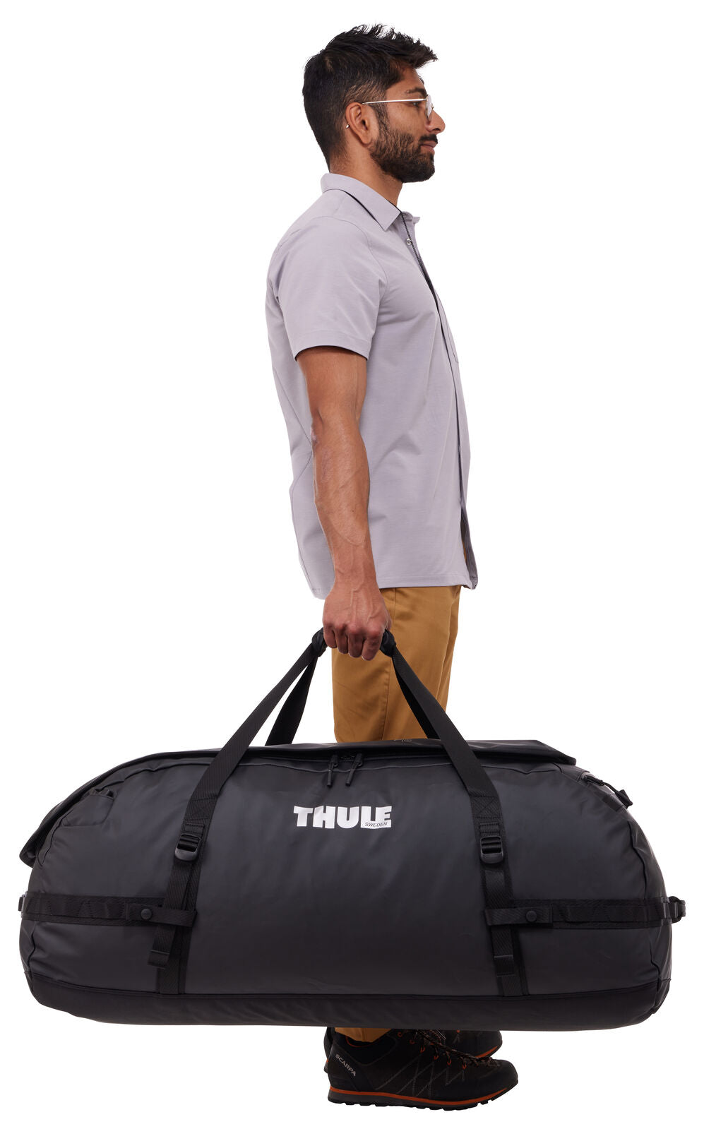 Thule Chasm 130L Duffel Overnight Bag Convertible Backpack Duffle in Black (TDSD305BLK)