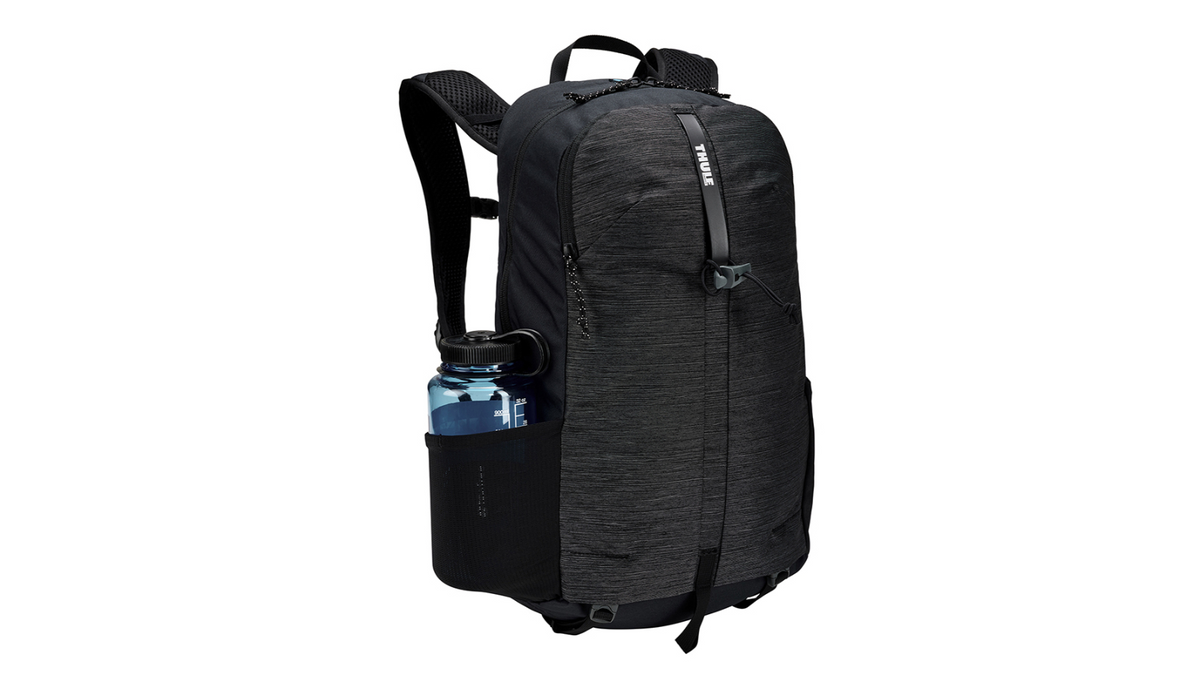 Thule Nanum 420D Nylon Oxford 18L 47cm Hiking Backpack Outdoor Travel Bag in Black