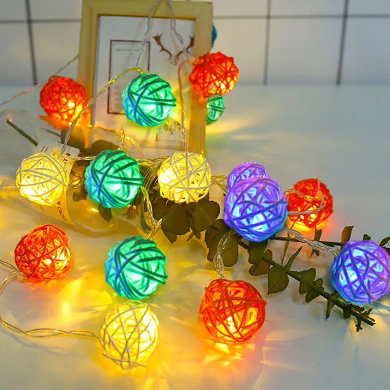 1 Set of Multi Coloured 5cm Rattan Cane 50 Ball Battery Powered LONG 5m String Lights Christmas Gift Home Wedding Party Bedroom Decoration Table Centrepiece